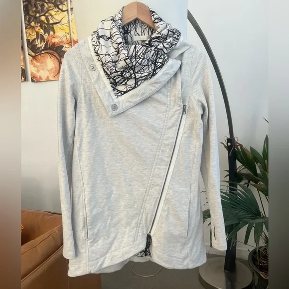 Lululemon Method Wrap - Picture 2 of 5